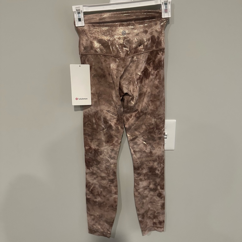 Lululemon Align High-Rise Pant 25"
*Shine